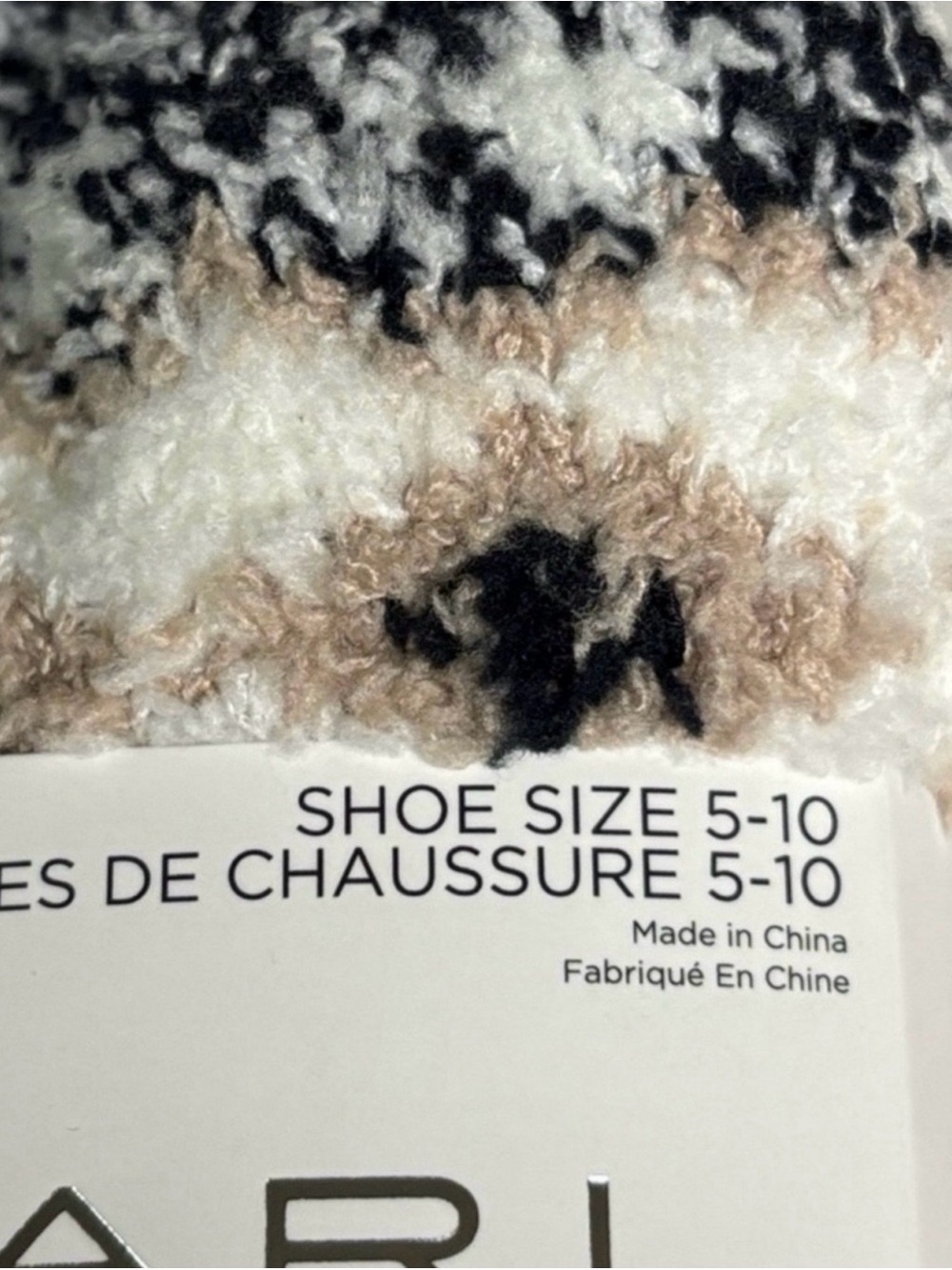 New Tahari Socks Women’s 4 Pair Cozy Fuzzy Plush Socks Casual Soft Classic - Picture 7 of 13